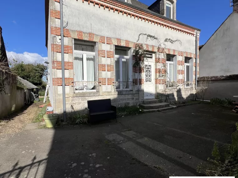 MAISON DE 1900 CENTRE DE ST BENOIT SUR LOIRE
