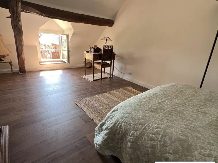 FERME RENOVEE SUR 5487M² DE JARDIN CLOS
