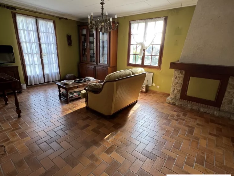 Maison de plain-pieds dans bourgs tous commerces