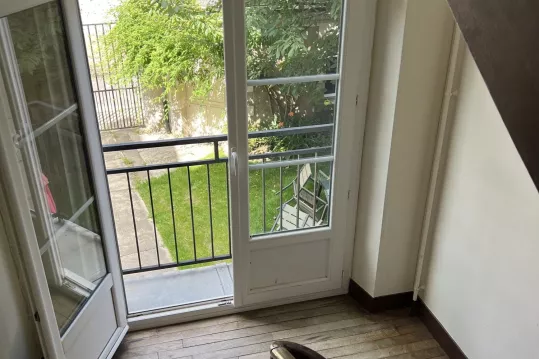 Élégant Appartement F2 au Coeur de Sully-sur-Loire dans un Imm