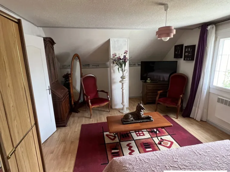 MAGNIFIQUE VIAGER OCCUPE PAR UN COUPLE. 5 PIÈCES À CERDON