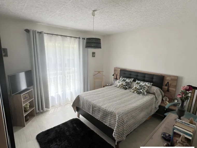 MAGNIFIQUE VIAGER OCCUPE PAR UN COUPLE. 5 PIÈCES À CERDON