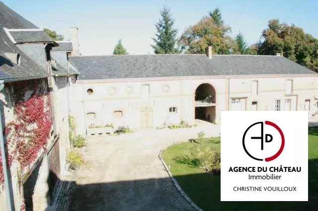 ANCIENNES DÉPENDANCES DE CHÂTEAU DU XVII EME SIECL