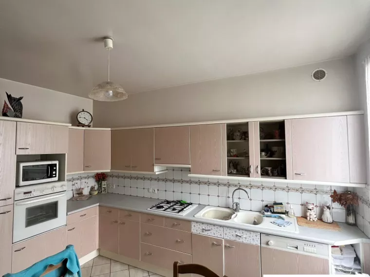 A SULLY SUR LOIRE. BELLE MAISON DE VILLE SUR 1159M² CLOS AVEC D