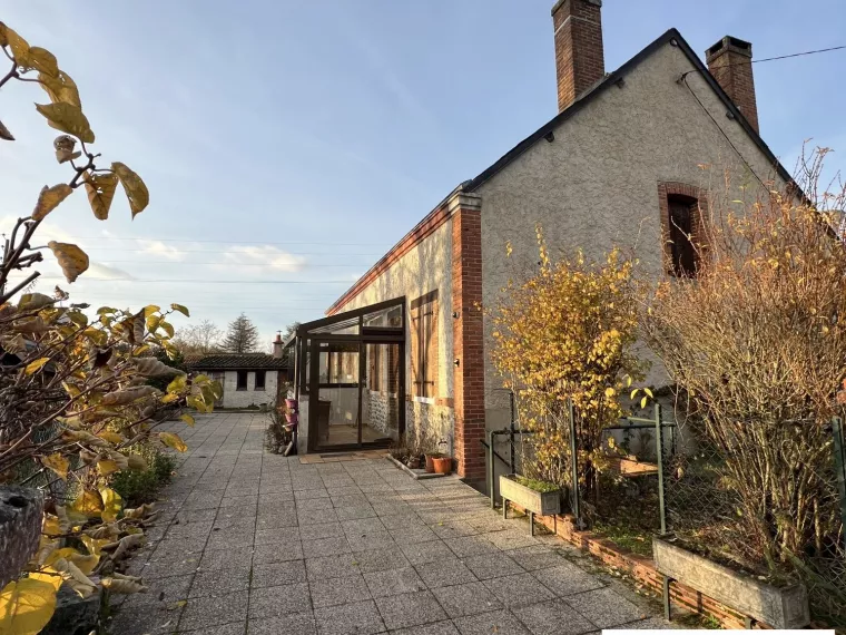 VIGLAIN MAISON DE 1900 RENOVEE ET DE PLAIN PIEDS SUR 1600M² CLO