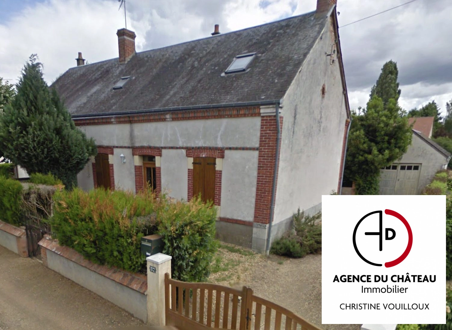 MAISON DE VILLE AVEC JARDIN PROCHE CENTRE VILLE DE SULLY SUR LOI — 2