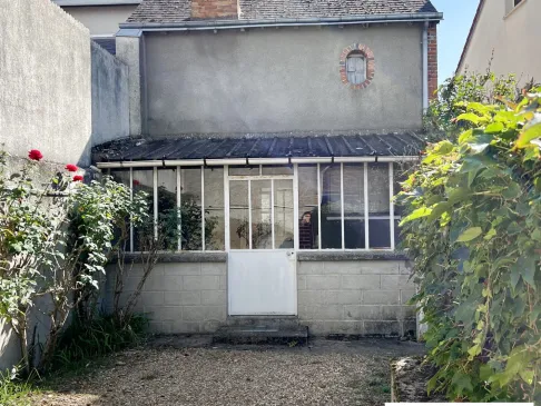 MAISON DE 1850 A RENOVER AU CENTRE DES BORDES — 23