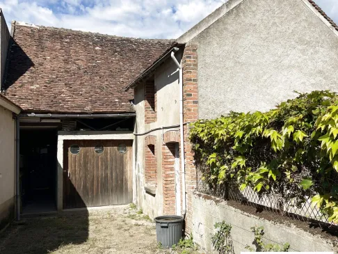 MAISON DE 1850 A RENOVER AU CENTRE DES BORDES — 5