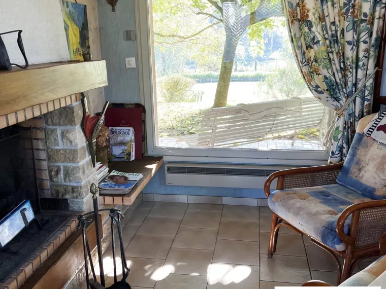 GRANDE MAISON DE VILLE AVEC ETANG SUR 1 HECTARE A OUZOUER SUR LO