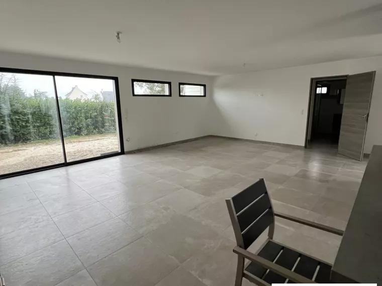 Maison neuve en bois à Ouzouer-sur-Loire : design moderne et é