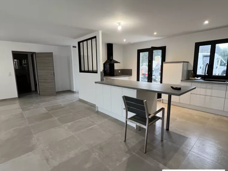 Maison neuve en bois à Ouzouer-sur-Loire : design moderne et é