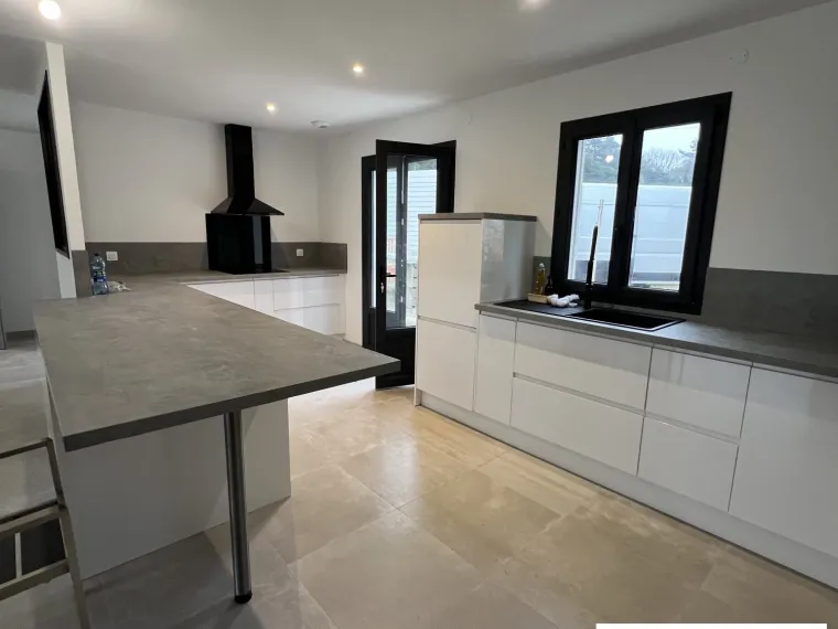 Maison neuve en bois à Ouzouer-sur-Loire : design moderne et é