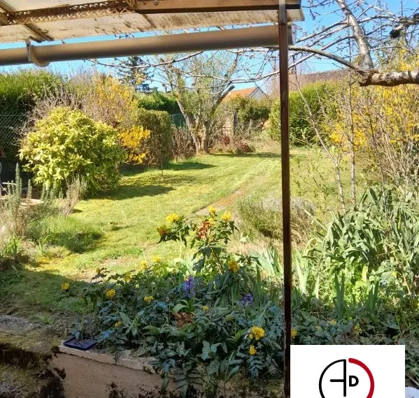 CHARMANTE MAISON EN BRIQUES DANS VILLAGE DE SOLOGNE TOUS COMMERC
