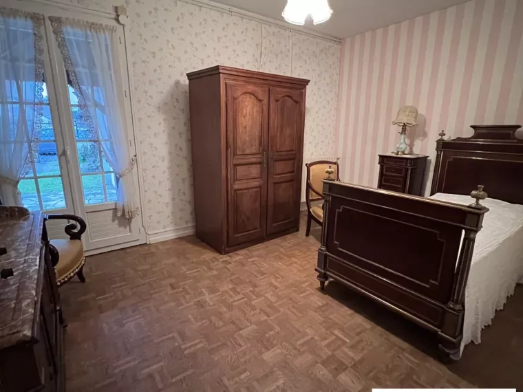 CHARMANTE MAISON DE VILLE IDÉALEMENT SITUÉE