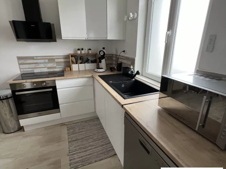 Maison divisée en 3 appartements