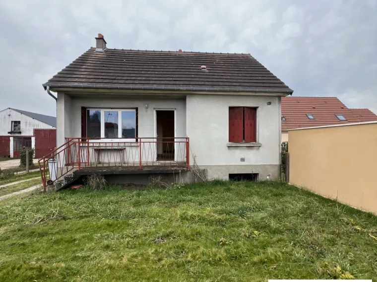 MAISON SUR SOUS-SOL A OUZOUER SUR LOIRE