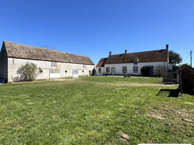 MAGNIFIQUE CORPS DE FERME AVEC DEPENDANCES