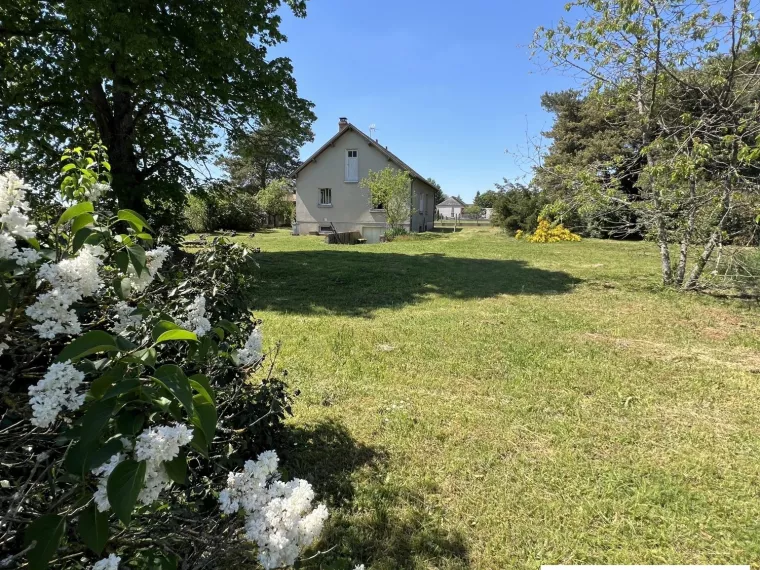 MAISON SUR SOUS-SOL CENTRE VILLE DE BRAY EN VAL