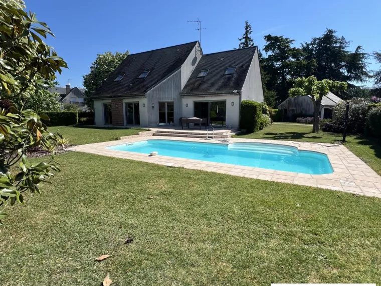 BELLE MAISON CONTEMPORAINE A SULLY SUR LOIRE