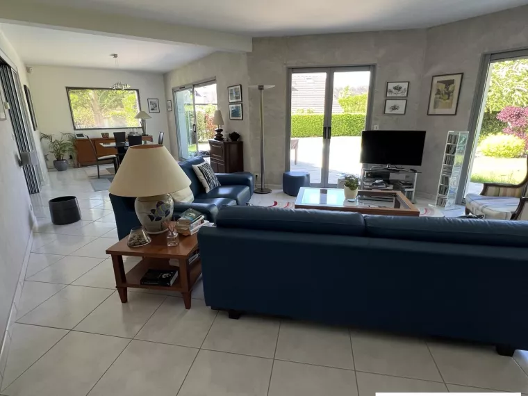BELLE MAISON CONTEMPORAINE A SULLY SUR LOIRE