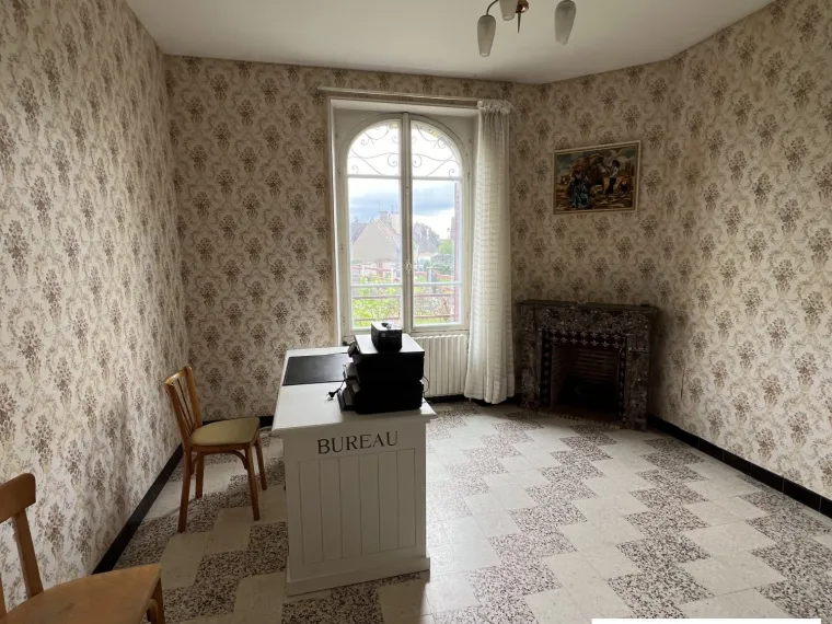 MAGNIFIQUE MAISON DE 188M² AU CENTRE-VILLE DE DAMPIERRE