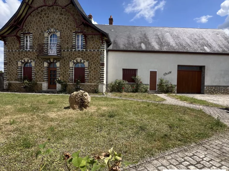 MAGNIFIQUE MAISON DE 188M² AU CENTRE-VILLE DE DAMPIERRE