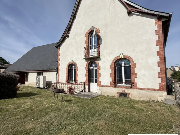 MAGNIFIQUE MAISON DE 188M² AU CENTRE-VILLE DE DAMPIERRE