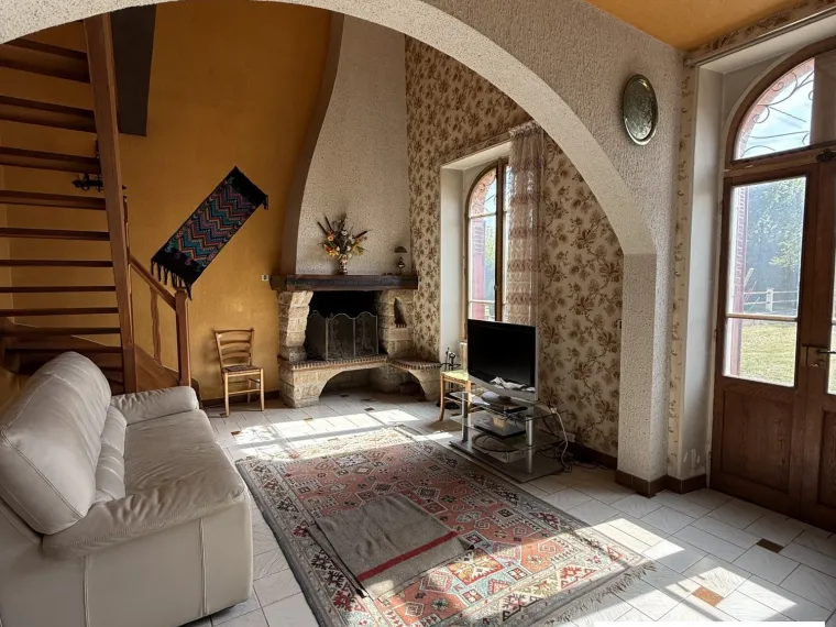 MAGNIFIQUE MAISON DE 188M² AU CENTRE-VILLE DE DAMPIERRE