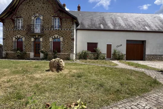 MAGNIFIQUE MAISON DE 188M² AU CENTRE-VILLE DE DAMPIERRE