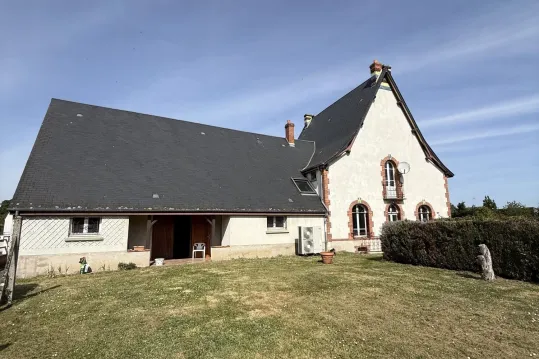 MAGNIFIQUE MAISON DE 188M² AU CENTRE-VILLE DE DAMPIERRE