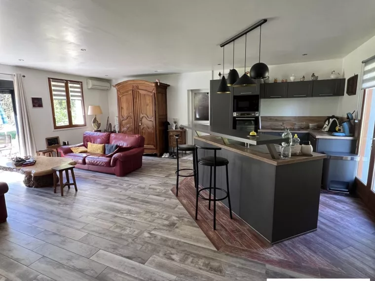 Belle rénovation pour cette maison avec plan d’eau