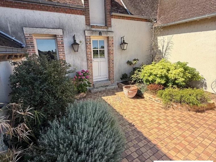 Maison de passeur de Loire vue sur Loire