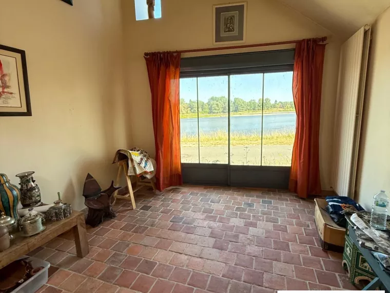 Maison de passeur de Loire vue sur Loire