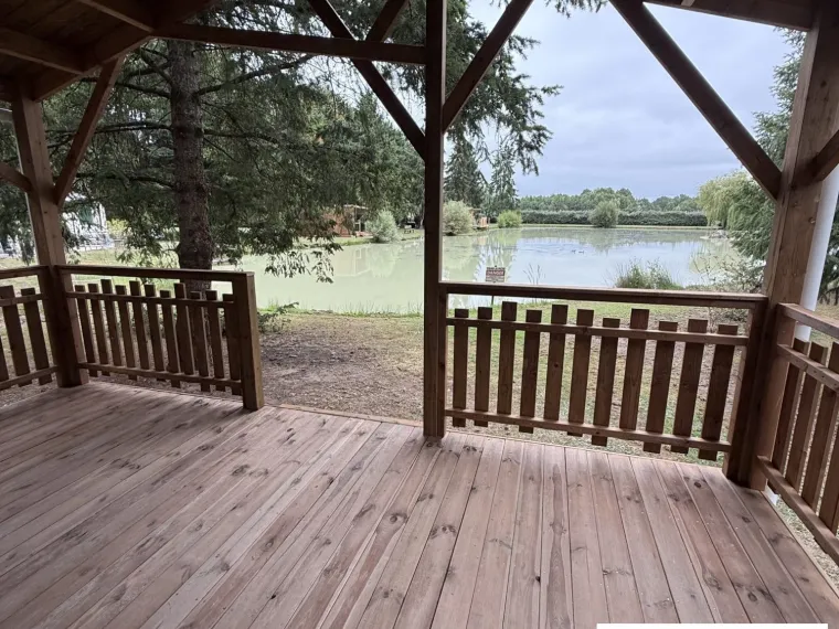 PROCHE SULLY SUR LOIRE CHALET AMENAGE SUR SITE PAYSAGE AVEC ETAN