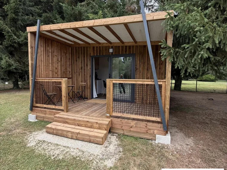 PROCHE SULLY SUR LOIRE CHALET AMENAGE SUR SITE PAYSAGE AVEC ETAN