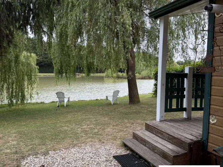 PROCHE SULLY SUR LOIRE CHALET AMENAGE SUR SITE PAYSAGE AVEC ETAN