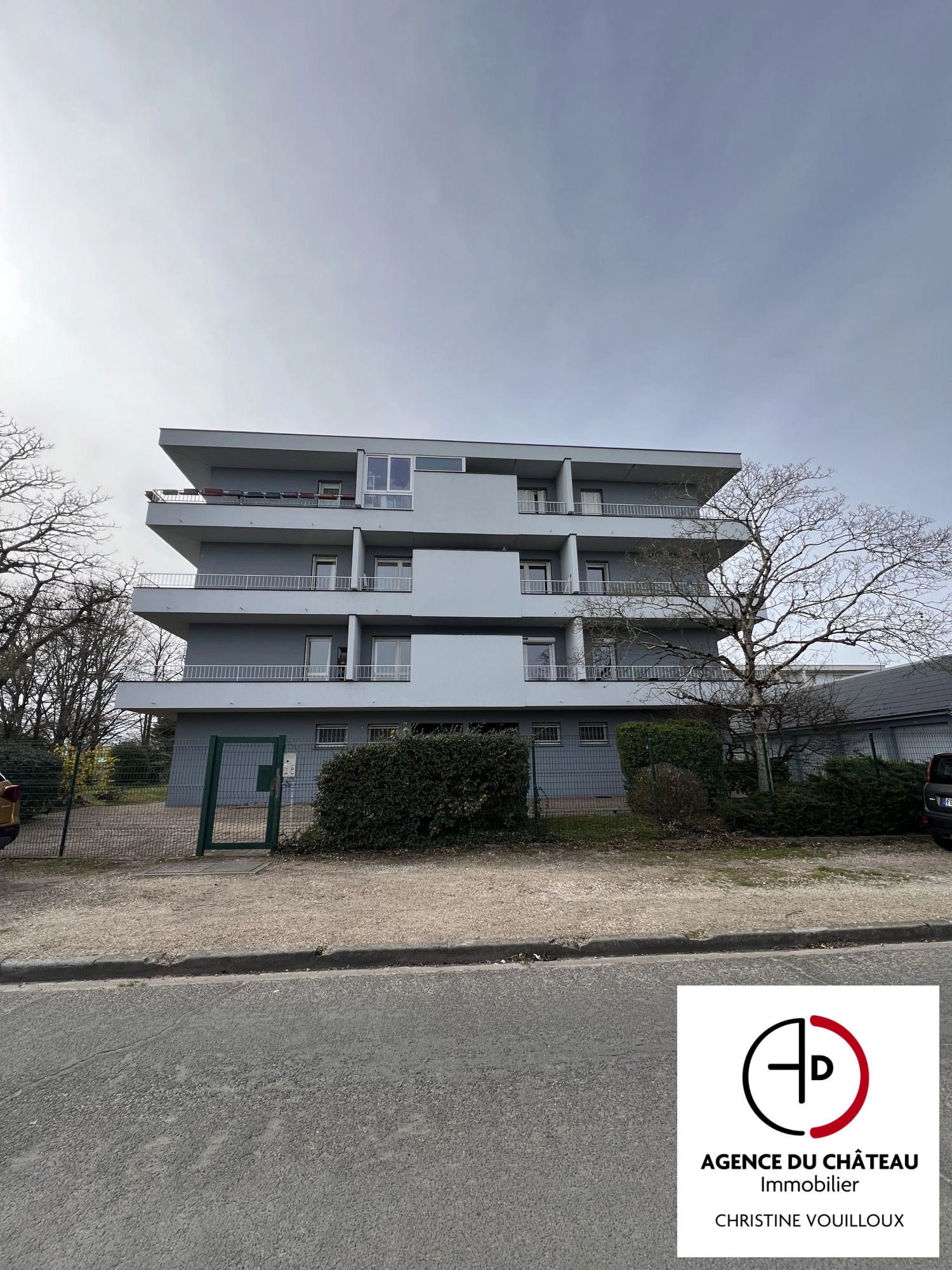 Appartement de Type F3 avec Balcon à Sully-sur-Loire — 2