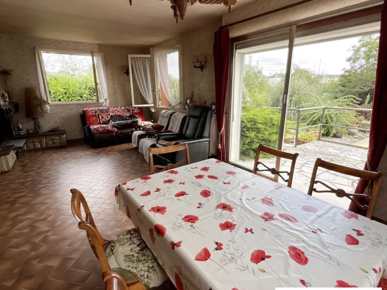 Charmante maison avec sous-sol à Sully-sur-Loire, agrémentée