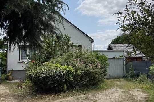 Charmante maison avec sous-sol à Sully-sur-Loire, agrémentée