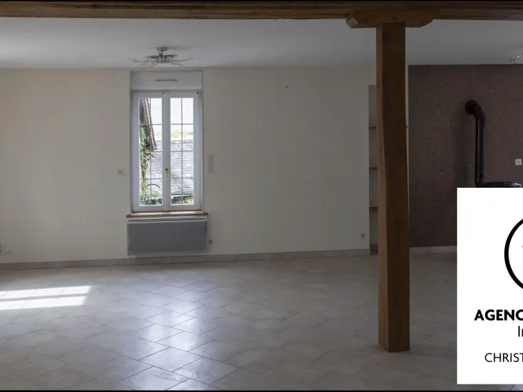 Grande maison de ville avec belles prestations et jardin bords d