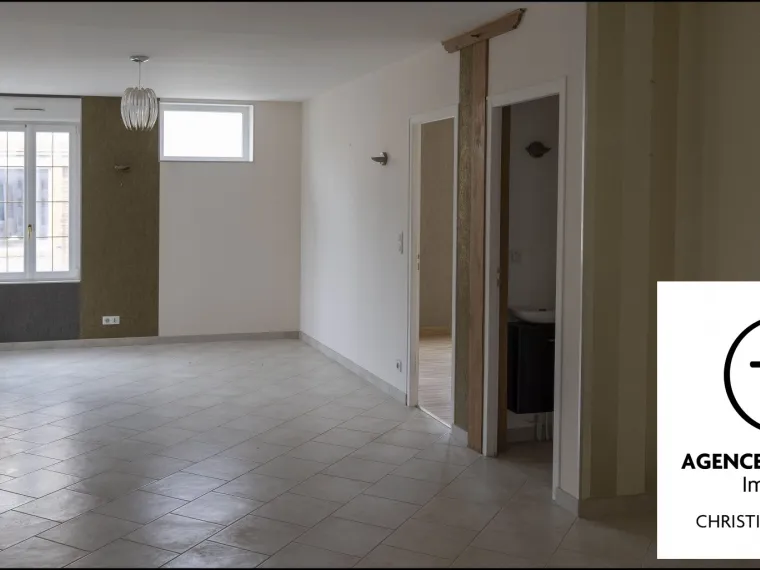 Grande maison de ville avec belles prestations et jardin bords d
