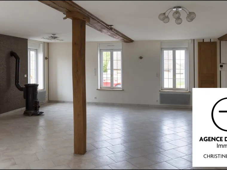 Grande maison de ville avec belles prestations et jardin bords d