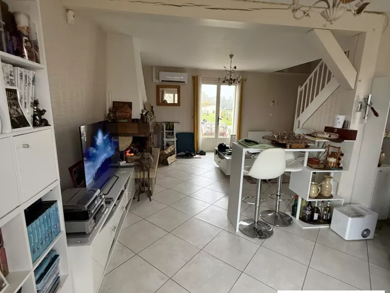 Maison avec piscine couverte