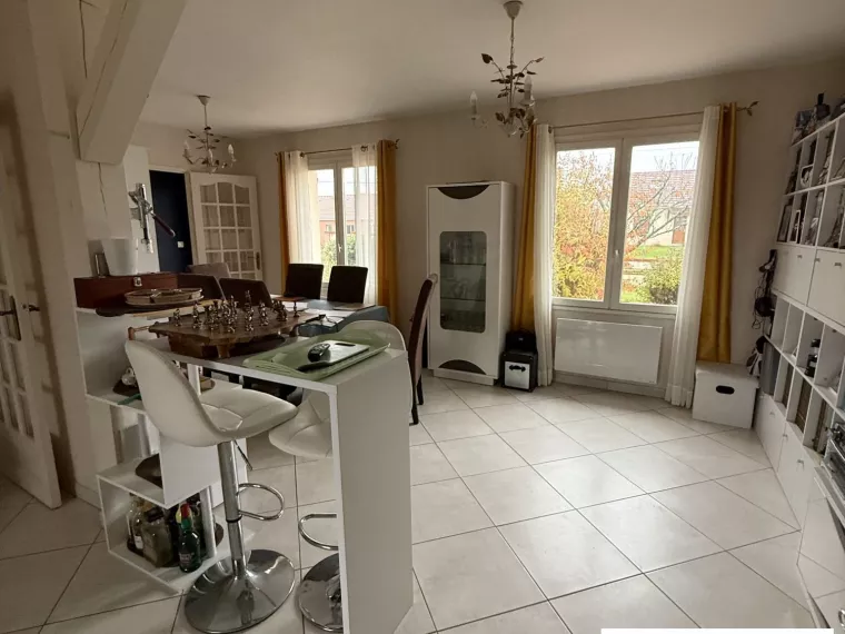 Maison avec piscine couverte