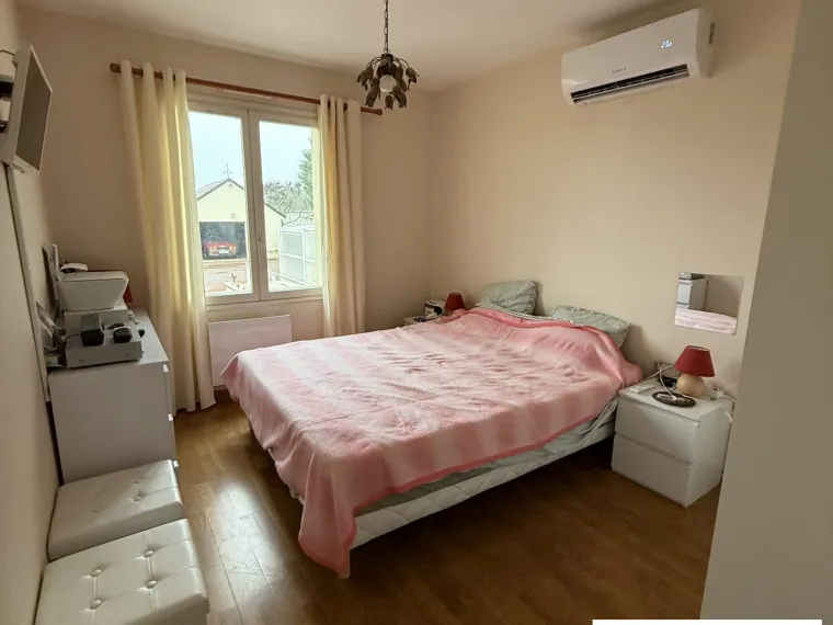 Maison avec piscine couverte