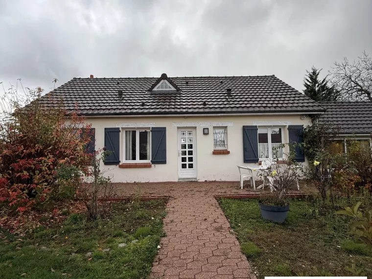 Maison avec piscine couverte