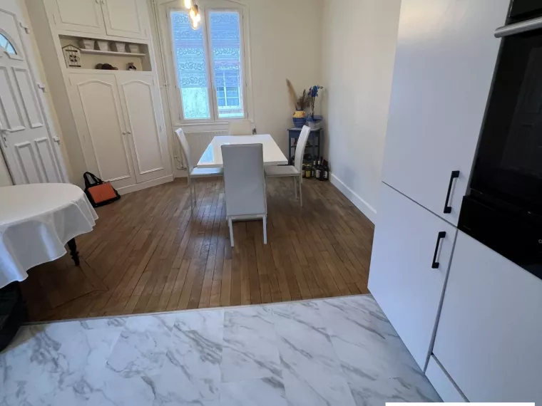 APPARTEMENT F4 TRIPLEX AU COEUR DU CENTRE VILLE DE SULLY SUR LO