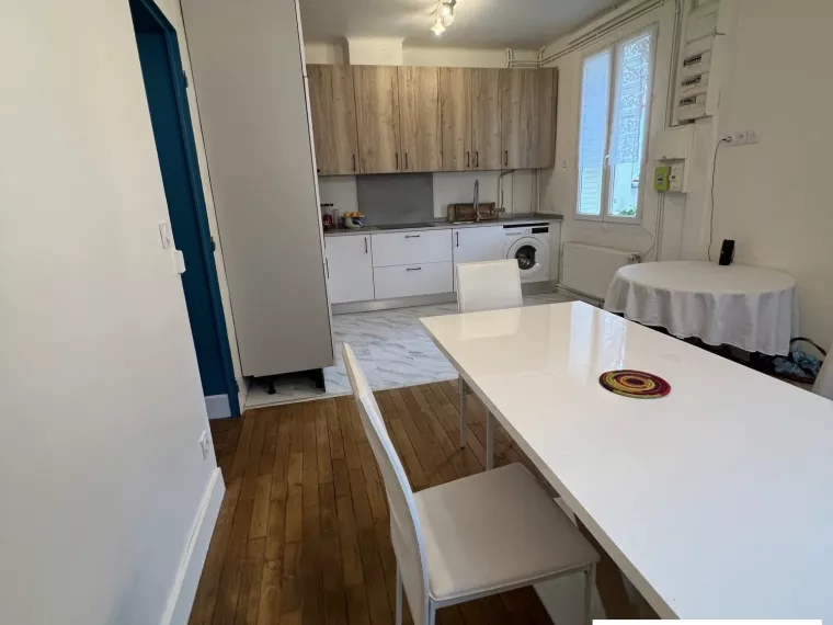APPARTEMENT F4 TRIPLEX AU COEUR DU CENTRE VILLE DE SULLY SUR LO