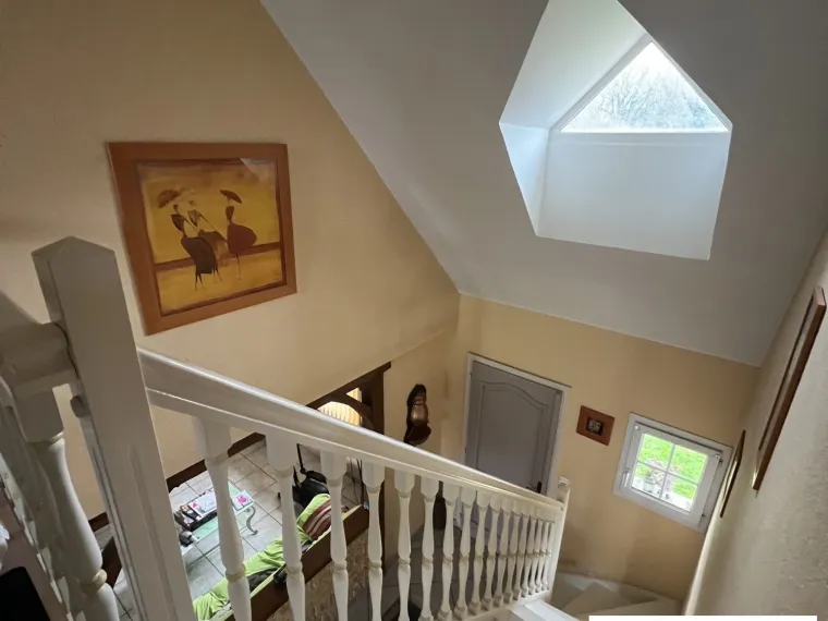 MAISON TRADITIONNELLE TRES BON ETAT AU CALME.