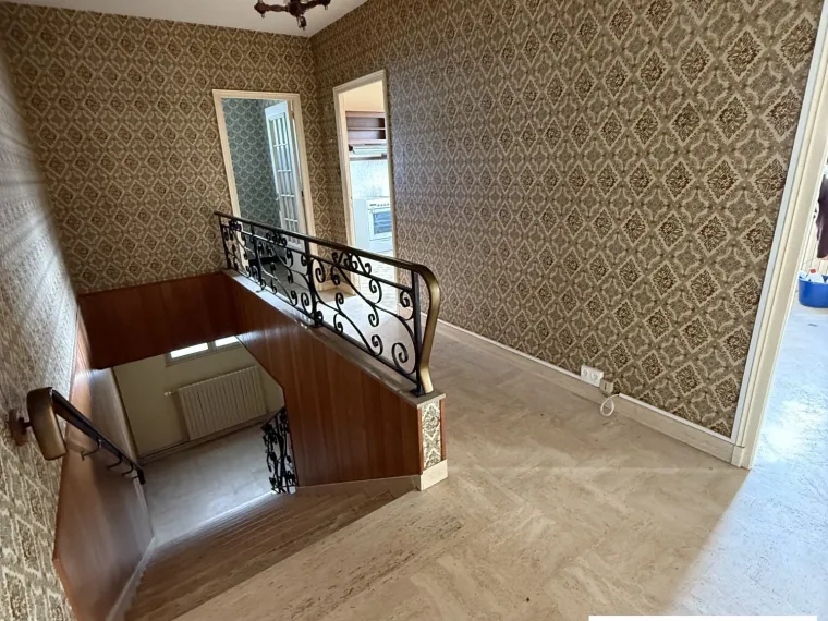 MAISON SUR SOUS-SOL DE PLAIN PIED PROCHE DU CENTRE DE SULLY SUR